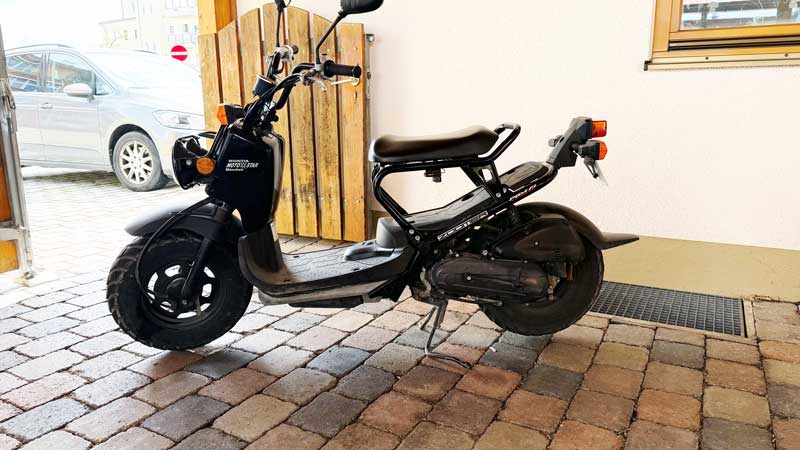 Roller Fahrschulfahrzeug